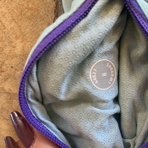 Women’s lululemon capris! - Picture 3 of 5